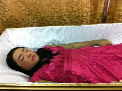 Alyssa Viloria Reyes In Her Open Casket During Her Funeral