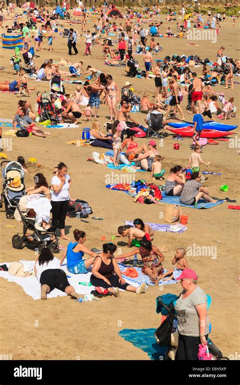 Crowded Isles Hi Res Stock Photography And Images Alamy