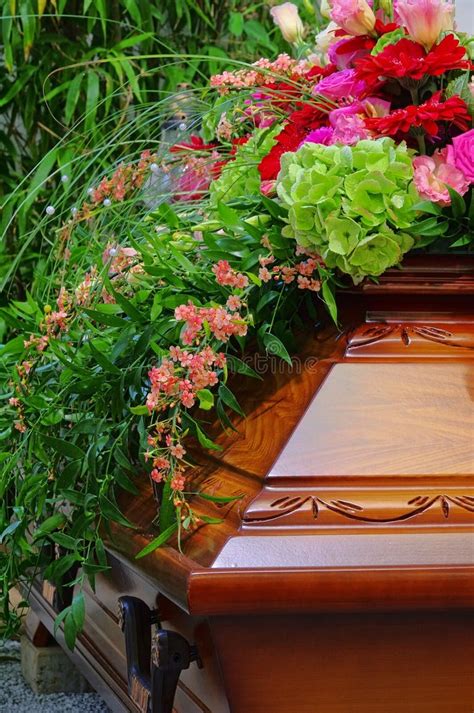 2022 Coffin Flowers Stock Photos Free And Royalty Free Stock Photos
