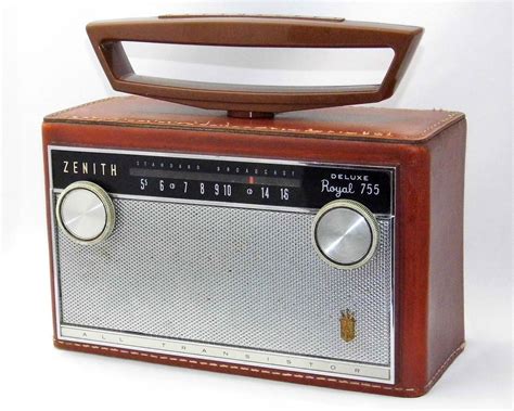 Vintage Zenith Royal 755lf Portable Transistor Radio Chassis 8et41z2