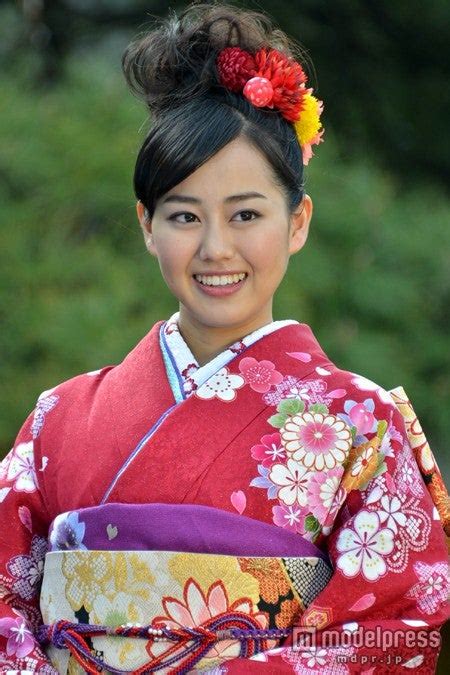 画像16 26 武井咲、剛力彩芽らオスカー美女が艶やか晴れ着姿で集結 モデルプレス