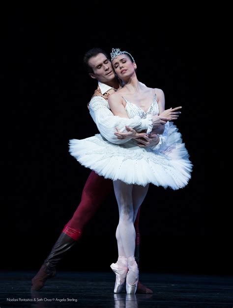 Pacific Northwest Ballets Noelani Pantastico And Seth Orza In Swan