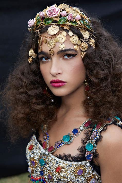 Your Guide To The Dreamy Dolce And Gabbana Alta Moda Makeup Look Aande