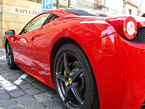 Gambar Mobil Ferrari Warna Merah Koleksi Gambar Hd
