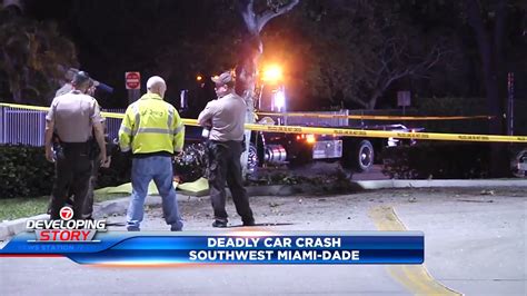 Driver Dead After Striking Tree In Southwest Miami Dade Wsvn 7news Miami News Weather