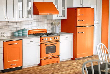 That's mainly because modern appliances tend to look on the other hand, vintage and retro kitchen appliances have soul and they are designed to just look beautiful in your kitchen. Vintage & Retro Appliances Archives | Appliancist | Retro ...