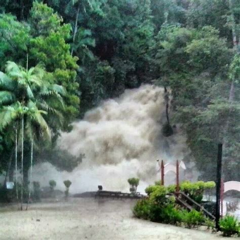 Keindahan air terjun jumog sudah sangat populer, khususnya dikalangan pecinta fotografi. Banjir di Air Terjun Kota Tinggi, Johor Nurul Hidayah's ...