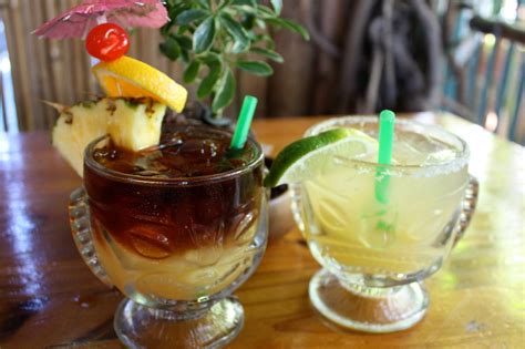 The 10 Best Bars In Maui Hawaii