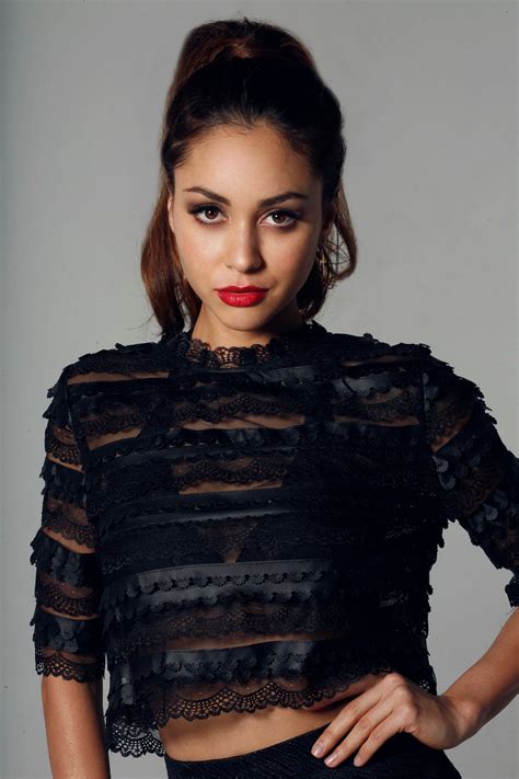 Lindsey Morgan The 100 Exclusive Interview — Lindsey Morgan Says Shawn Mendes Fit Right In To