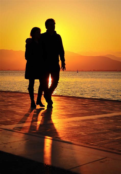 15 Pictures Of Love Couples At Sunset Couple Sunset
