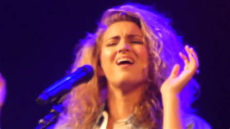 Sunday And Welcome Tori Kelly Live Hiding Place Tour Herbst