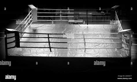 Boxing Ring And Empty Black And White Stock Photos And Images Alamy