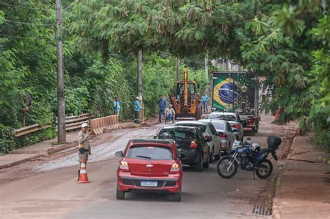 Prefeitura Recupera Bueiros Entupidos E Trânsito Fica Lento Na Catiguá