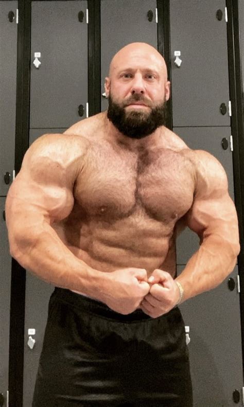 bigger blokes on twitter british bodybuilder bear jdsg9fbgyu twitter