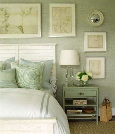Pale sage walls, painted in a color like cool cucumber, set a simultaneously eclectic and ethereal tone in scott and jacqui scoggin's guest bedroom in tacoma. soft green bedroom | Decoracion de interiores, Dormitorio ...