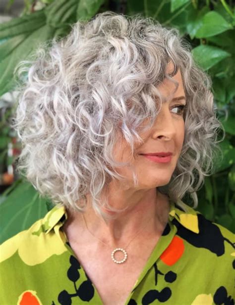 28 Hairstyles For Over 60 With Wavy Hair Hairstyle Catalog