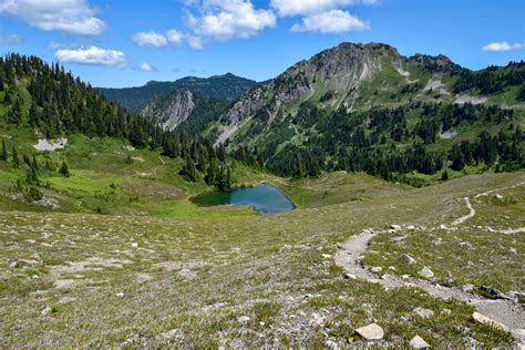 Heart Lake In Washingtons Olympic Peninsula Is Aptly Named 3840x2560