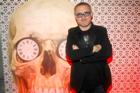Damien Hirst Claims 20 Million In Government Loans — Fineart Vendor