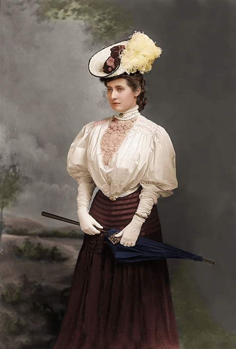 beautiful belle epoque lady victorian fashion historical dresses edwardian clothing