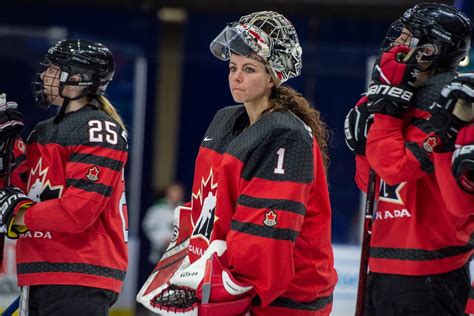 Women Hockey Players Seeking A Better League Say Theyll Sit Out