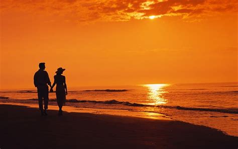 Couple Beach Summer Sunset Walking Hd Wallpaper Peakpx