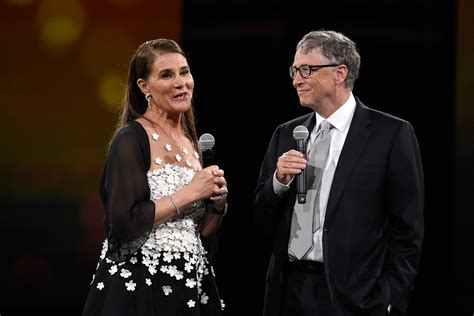 Ela era gerente geral de produtos de informação na microsoft, onde trabalhava desde 1987, começando como gerente de marketing. Relationship Goals: Bill and Melinda Gates Show Us the ...