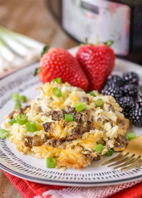 This overnight crockpot breakfast casserole is great for so many different reasons. Crockpot Breakfast Casserole with Hashbrowns and Sausage | Lil' Luna