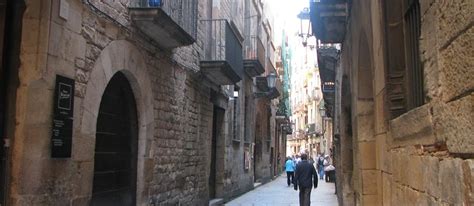The museum is housed in five medieval palaces and contains over 3,500 pieces of picasso's work. Montcada, a Street of Unique Shops | Museum Picasso Blog