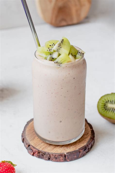 Strawberry Kiwi Smoothie • Recipe With Video • Krolls Korner