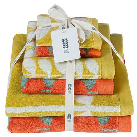 Sumptuously soft, the set of two towels are crafted from 100% woven cotton with a heavyweight 580 gsm and feature the sizing information: Orla Kiely Mixed Stem 6 Piece Towel Bale | Towel, Orla ...