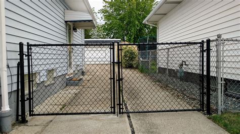 Chain Link — Fence Connection