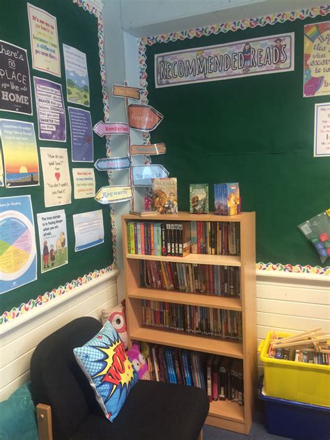 Primary School Displays Corner Bookcase Hogwarts Shelves