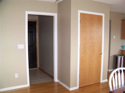 How to paint oak trim white. Progress De-Oakifying My House