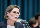 KMK-Präsidentin - Stefanie Hubig will mehr Mitsprache der Schüler - Das ...