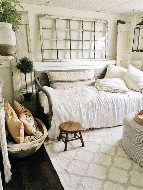 7 Cottage Style Daybeds Farmhouse Guest Bedroom Daybed Room Daybed