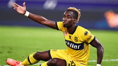 During parsing for compiling maximum correct prediction for battle crotone — fiorentina was used unique sw that is developed our team. Pagelle Crotone Parma: Messias regala magie a Natale ...