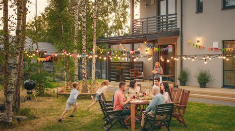 Guide To Hosting The Best Backyard Party