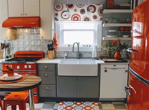 Retro kitchen appliances must be bought to complete your retro kitchen. How to Mix Colorful Kitchen Appliances and not Muck It Up ...