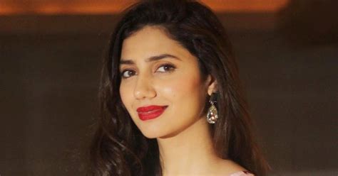 High Quality Bollywood Celebrity Pictures Mahira Khan Looks Absolutely