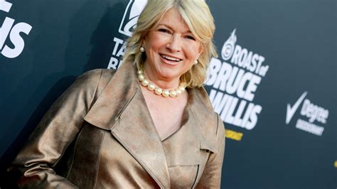 Martha Stewart Jokes About Dating Again At Age 77 Closer Weekly