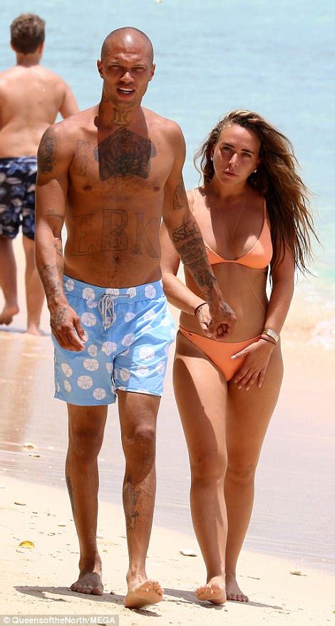 Chloe Green Cosies Up To Jeremy Meeks In Barbados Daily Mail Online