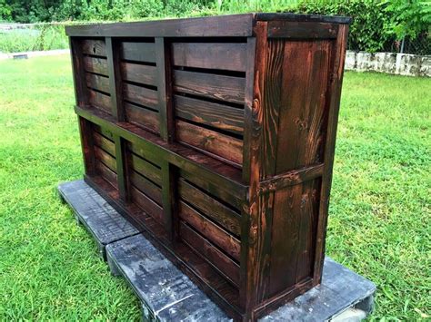Pallet furniture is very much in style right now and. DIY Pallet Wood and Crate Dresser | 101 Pallets