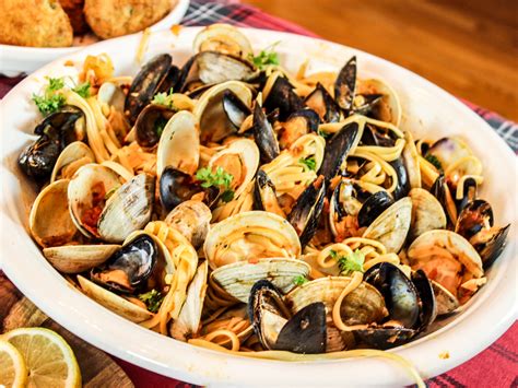 Until a few decades ago, from what my grandmother tells me so today we have a gift for you: Feast of the Seven Fishes: A Sicilian Christmas Eve Dinner ...