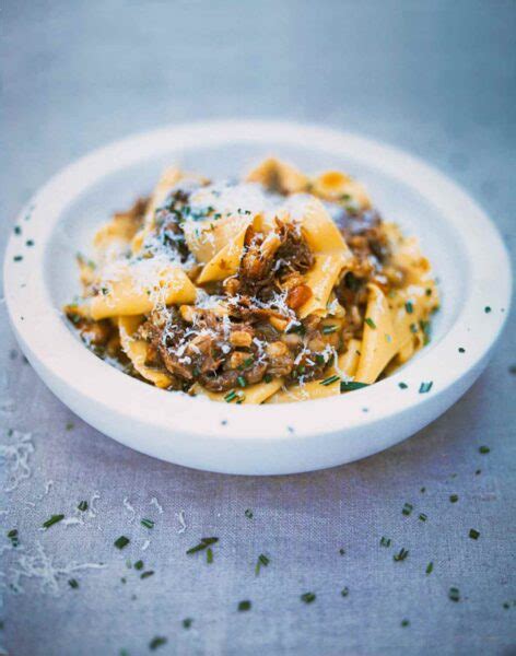 Jamie Olivers Pappardelle And Beef Ragu Leites Culinaria