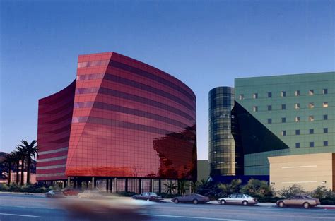 Gallery Of Red Building Pelli Clarke Pelli Architects 3