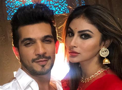 Arjun Bijlani Mouni Roy Reunite For Naagin 3 And Look Hot Together