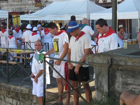 Naturismo Nudismo Y Exhibicionismo Gay Tios Meando