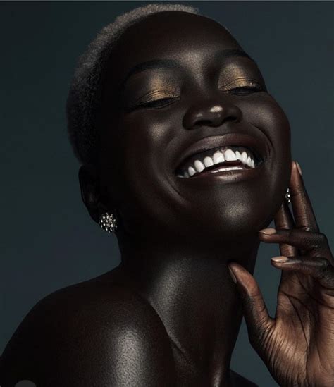 [fashion] see the beutiful photos of sudanese model nyakim gatwech the dark skin queen photos