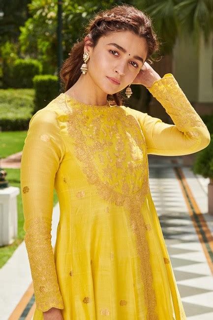 Our Favourite Bollywood Celebrities Are Crushing On This One Colour