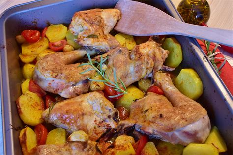 Cocinar pollo al horno es muy fácil. Esta receta de pollo al horno es deliciosa, económica y ...